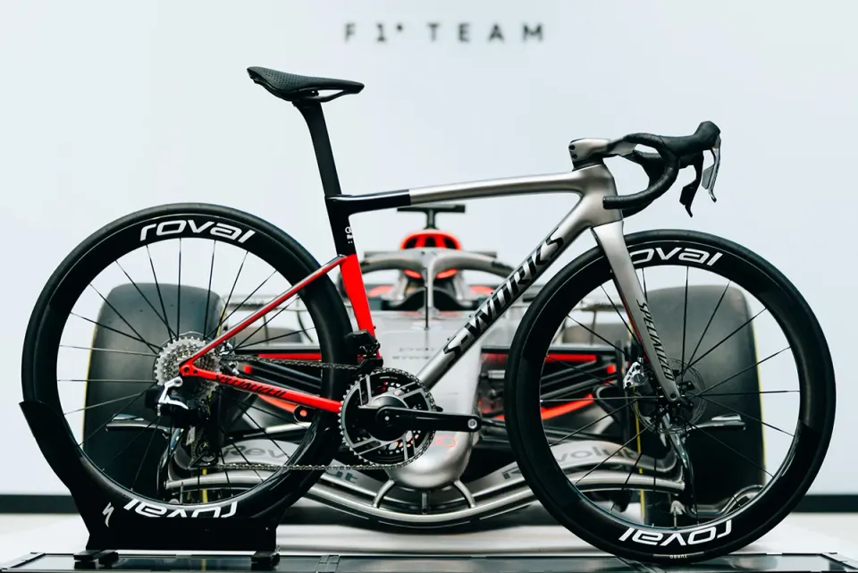 Specialized заходить у Формулу-1: несподіване партнерство з Audi Revolut F1 Team