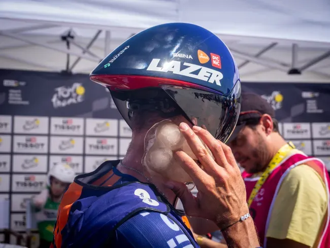 Правила проти здорового глузду: UCI оголосила війну «крижаним шкарпеткам»