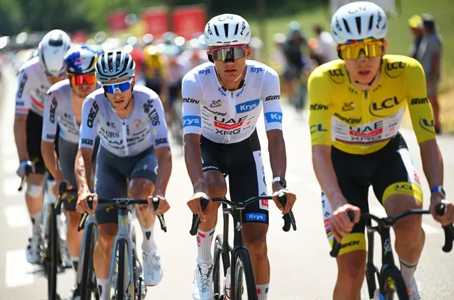 Епідемія відміняється: Як UAE Team Emirates відповіли на чутки блискучим подвійним ударом